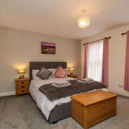 The Arches Apartment *