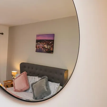 The Arches Apartment *
