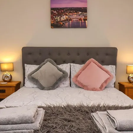 The Arches Apartment *